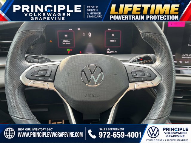 Used 2025 Volkswagen Tiguan SE R-Line AWD/4WD image 16