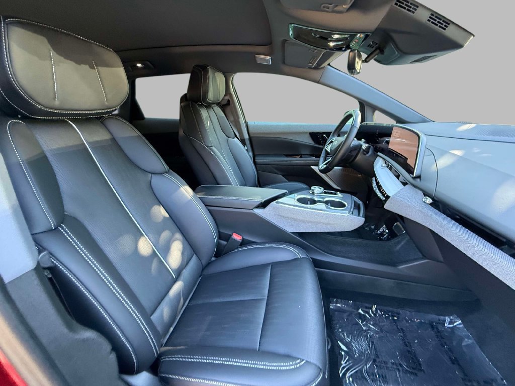 Used 2026 Cadillac Optiq Luxury 2 AWD/4WD image 14