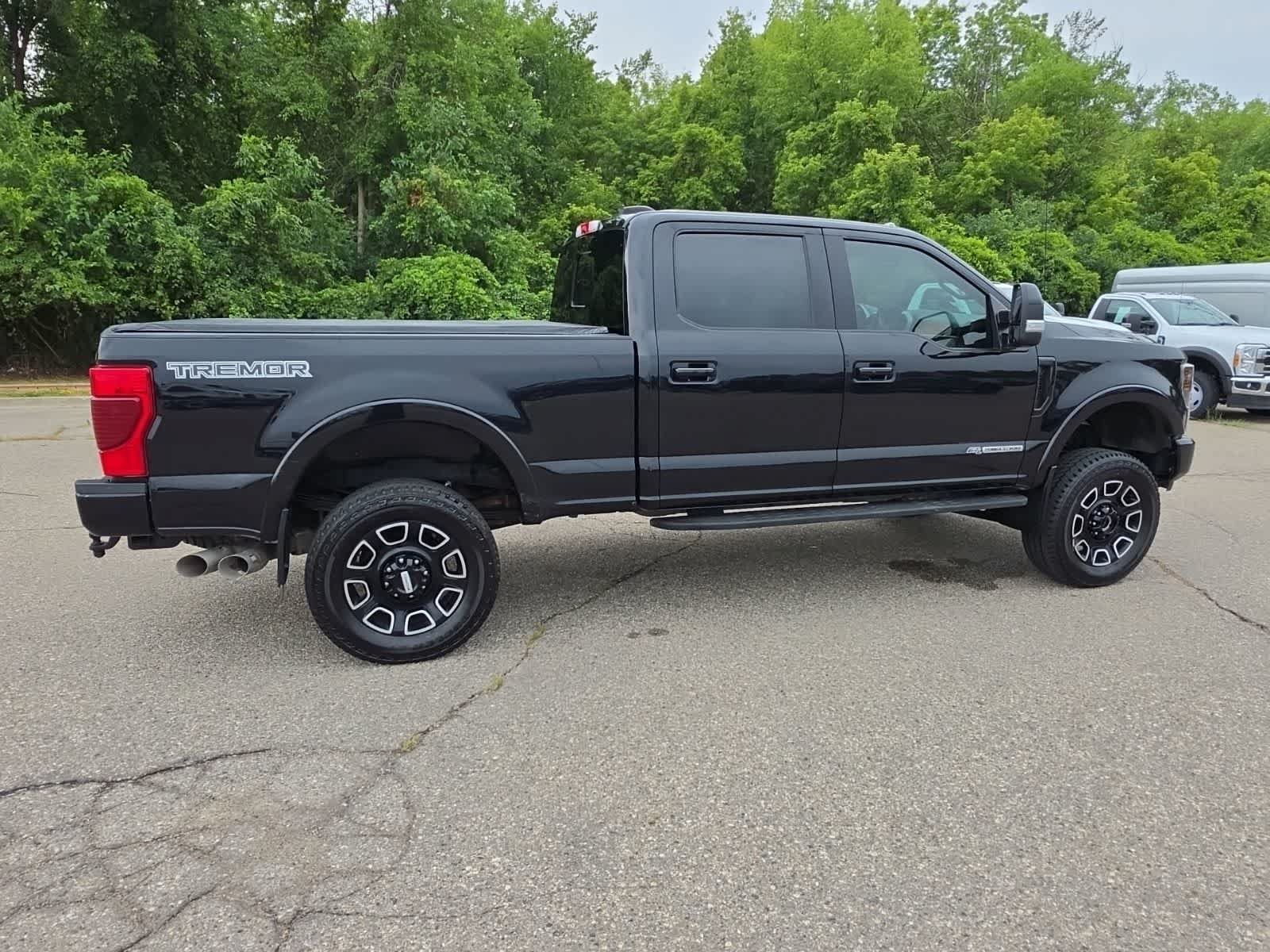 Used 2020 Ford F350 Lariat w/ Tremor Off-Road Package AWD/4WD image 8