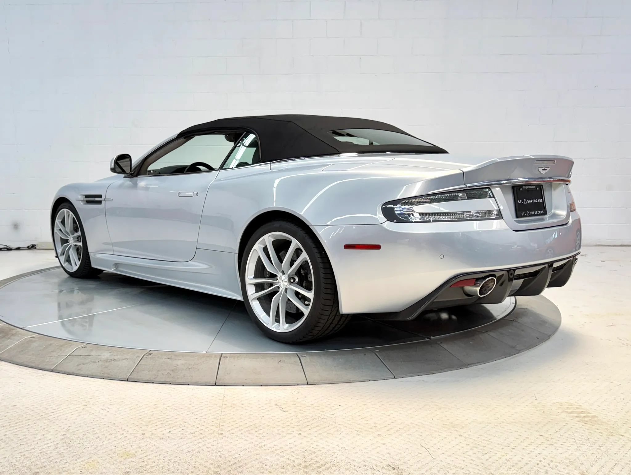 Used 2012 Aston Martin DBS Volante RWD image 15