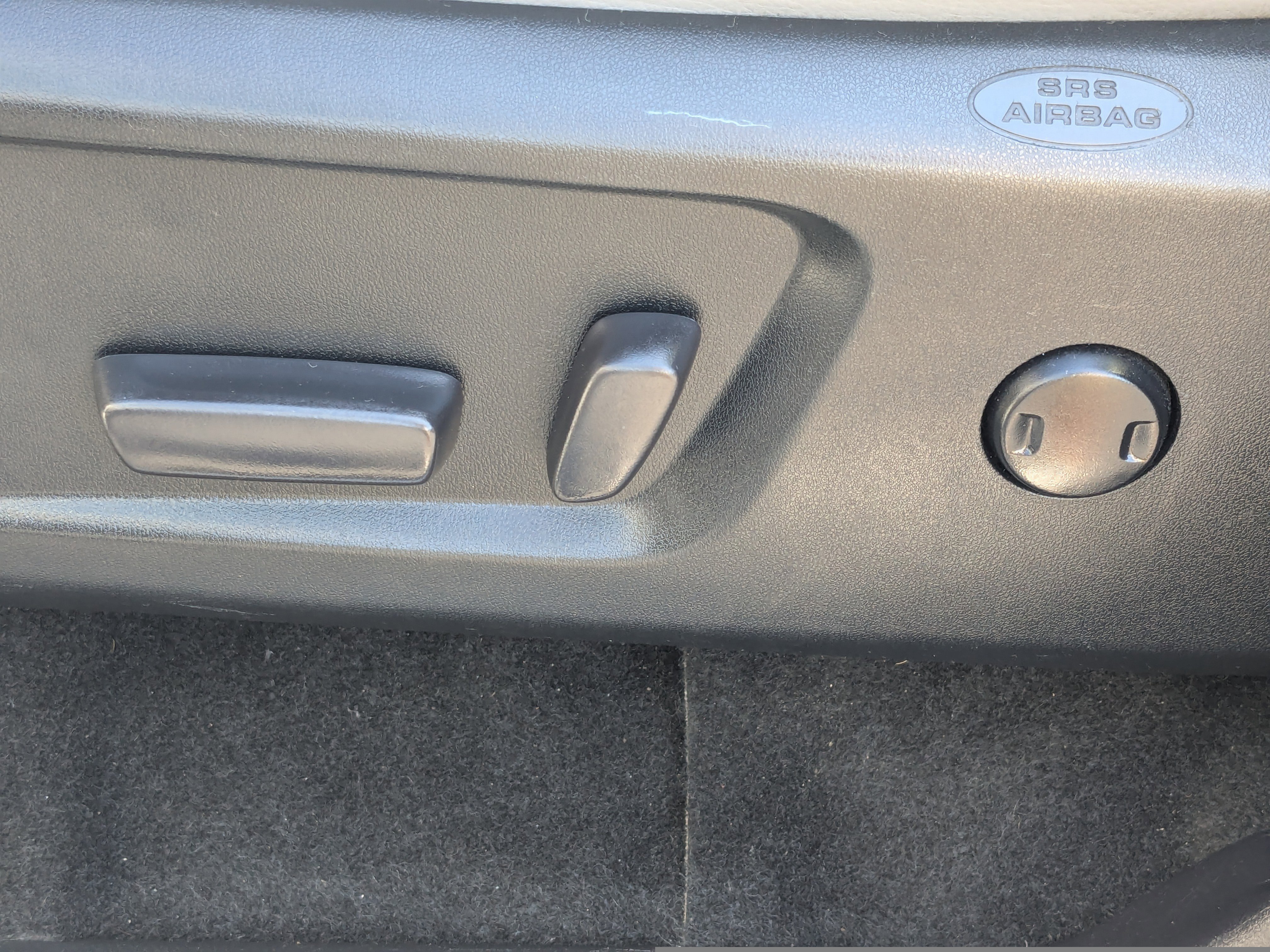 Used 2019 Toyota Tundra Limited w/ Limited Premium Package image 18