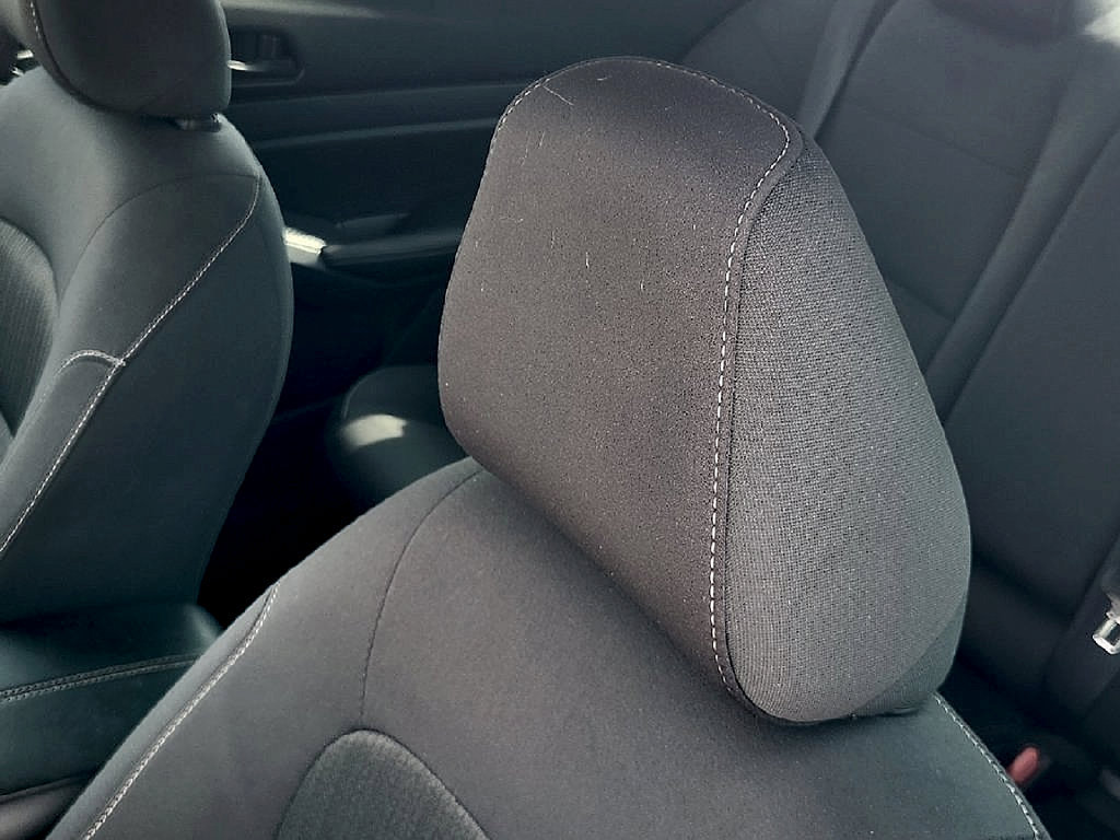 Used 2025 Nissan Altima 2.5 SV FWD image 15