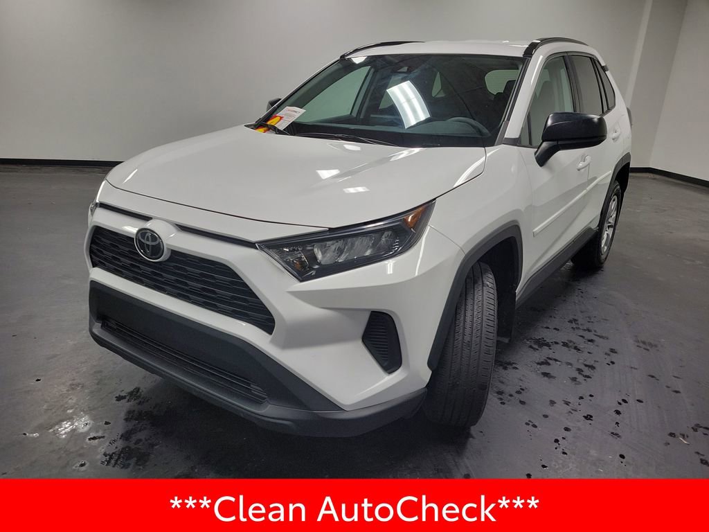 Used 2021 Toyota RAV4 LE image 4