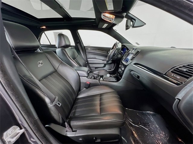 Used 2022 Chrysler 300 S image 41