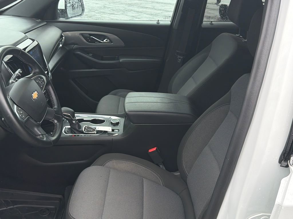 Used 2023 Chevrolet Traverse LT image 14