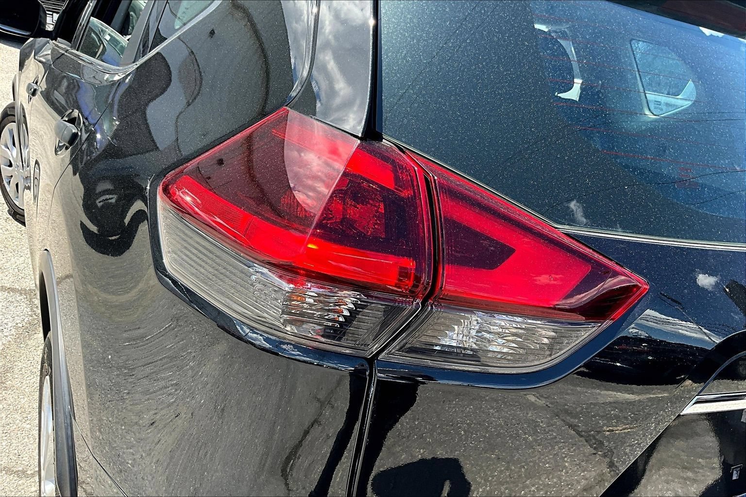 Used 2019 Nissan Rogue S AWD/4WD image 21