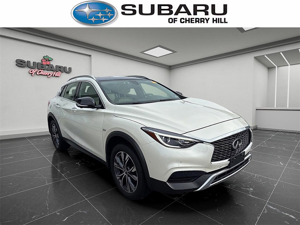 Used 2019 INFINITI QX30 Premium w/ Navigation Package image 1