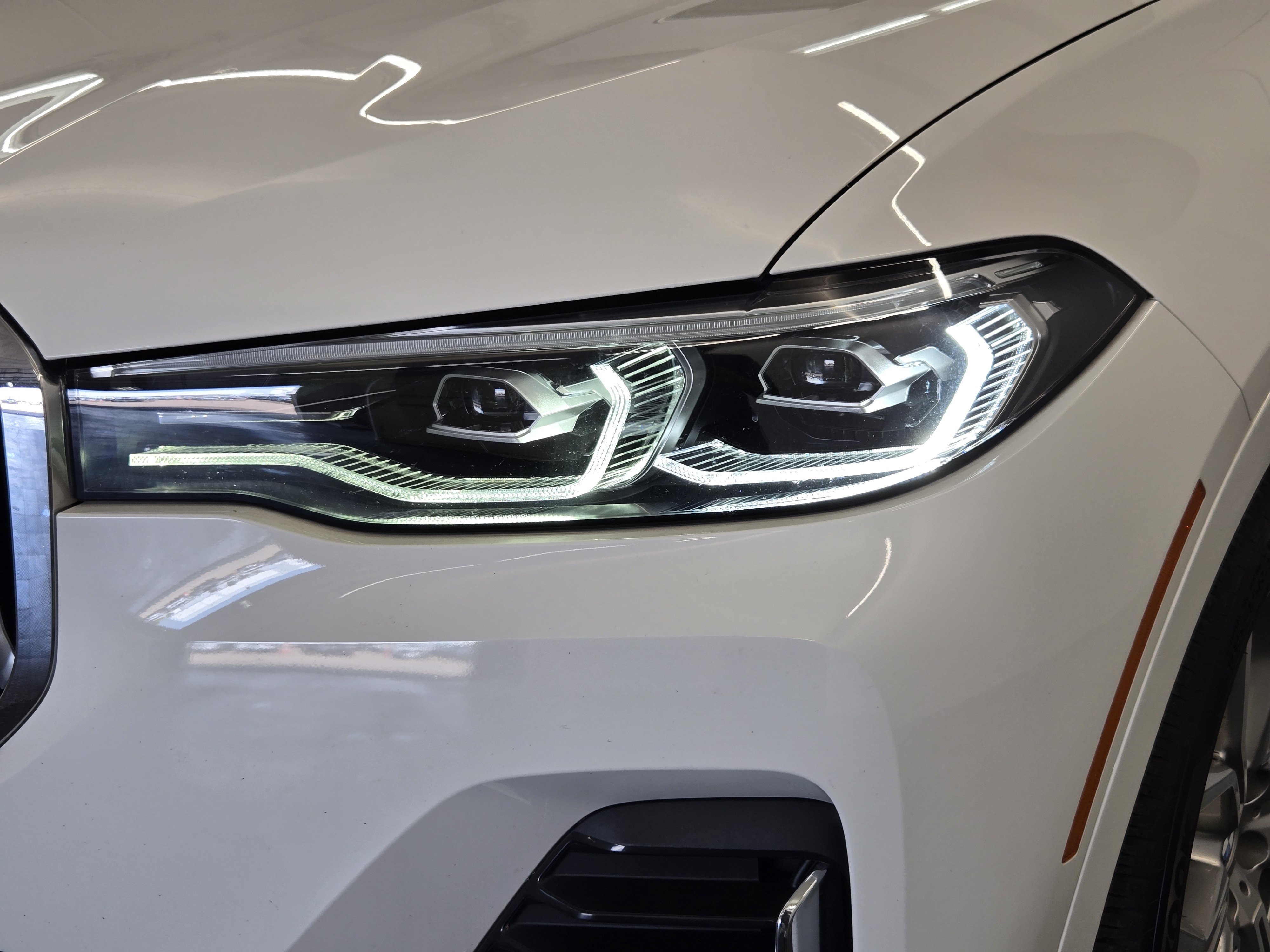 Used 2019 BMW X7 xDrive40i w/ Cold Weather Package AWD/4WD image 8