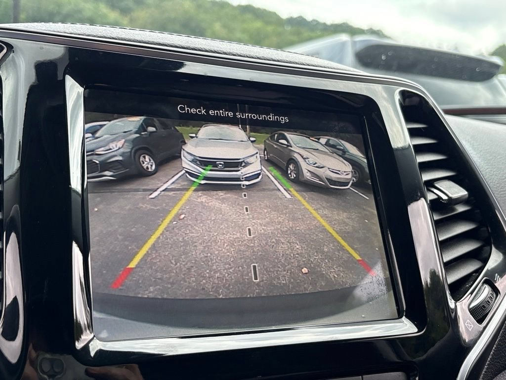 Used 2019 Jeep Cherokee Limited w/ Technology Group AWD/4WD image 15
