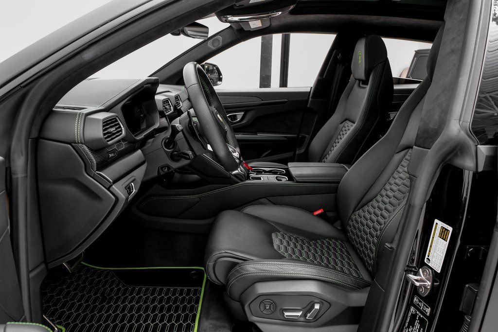 Used 2021 Lamborghini Urus AWD/4WD image 7