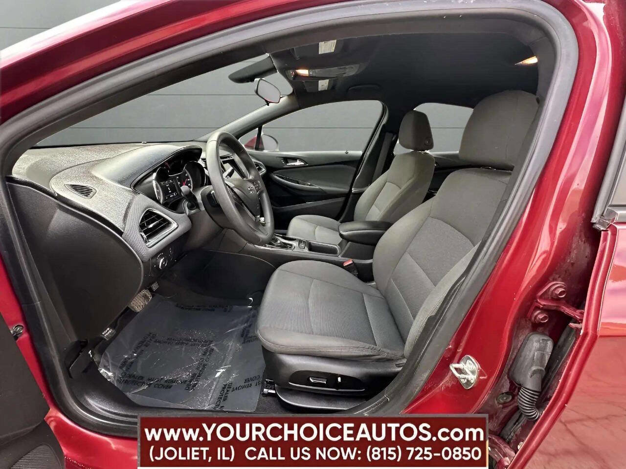 Used 2019 Chevrolet Cruze LT w/ Convenience Package FWD image 44