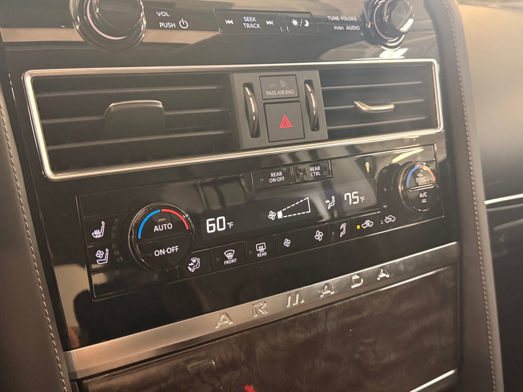 Used 2024 Nissan Armada Platinum w/ Captain's Chairs Package image 13