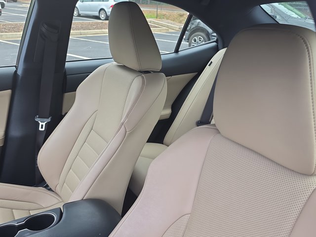 Used 2019 Lexus IS 300 F Sport w/ F Sport Package RWD image 16