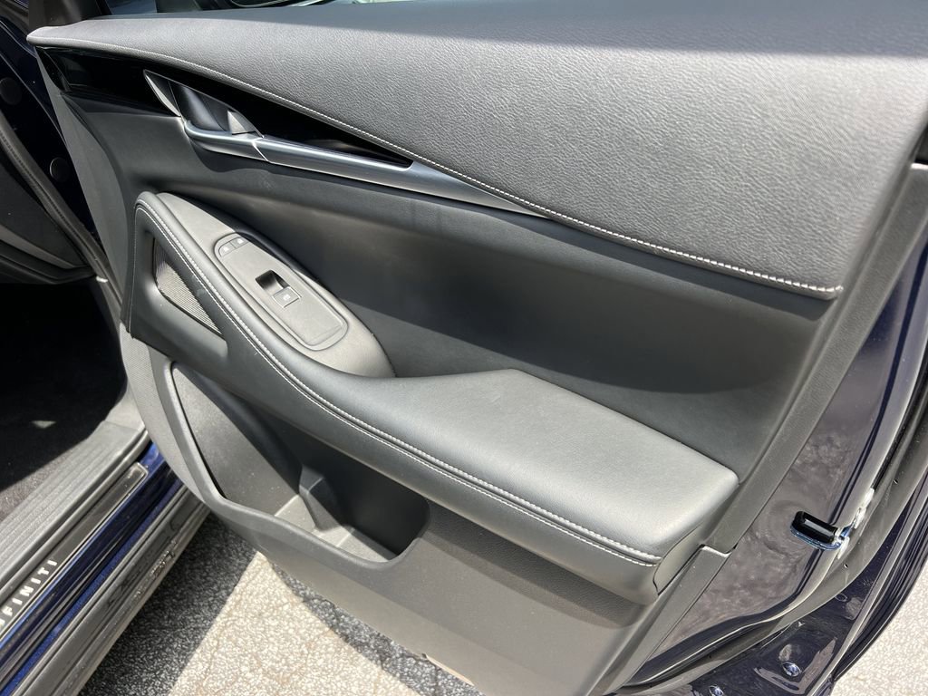 Used 2025 INFINITI QX60 Pure w/ Cargo Package FWD image 12