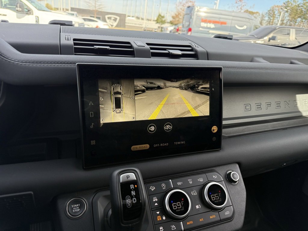 Used 2024 Land Rover Defender 130 X-Dynamic SE image 17