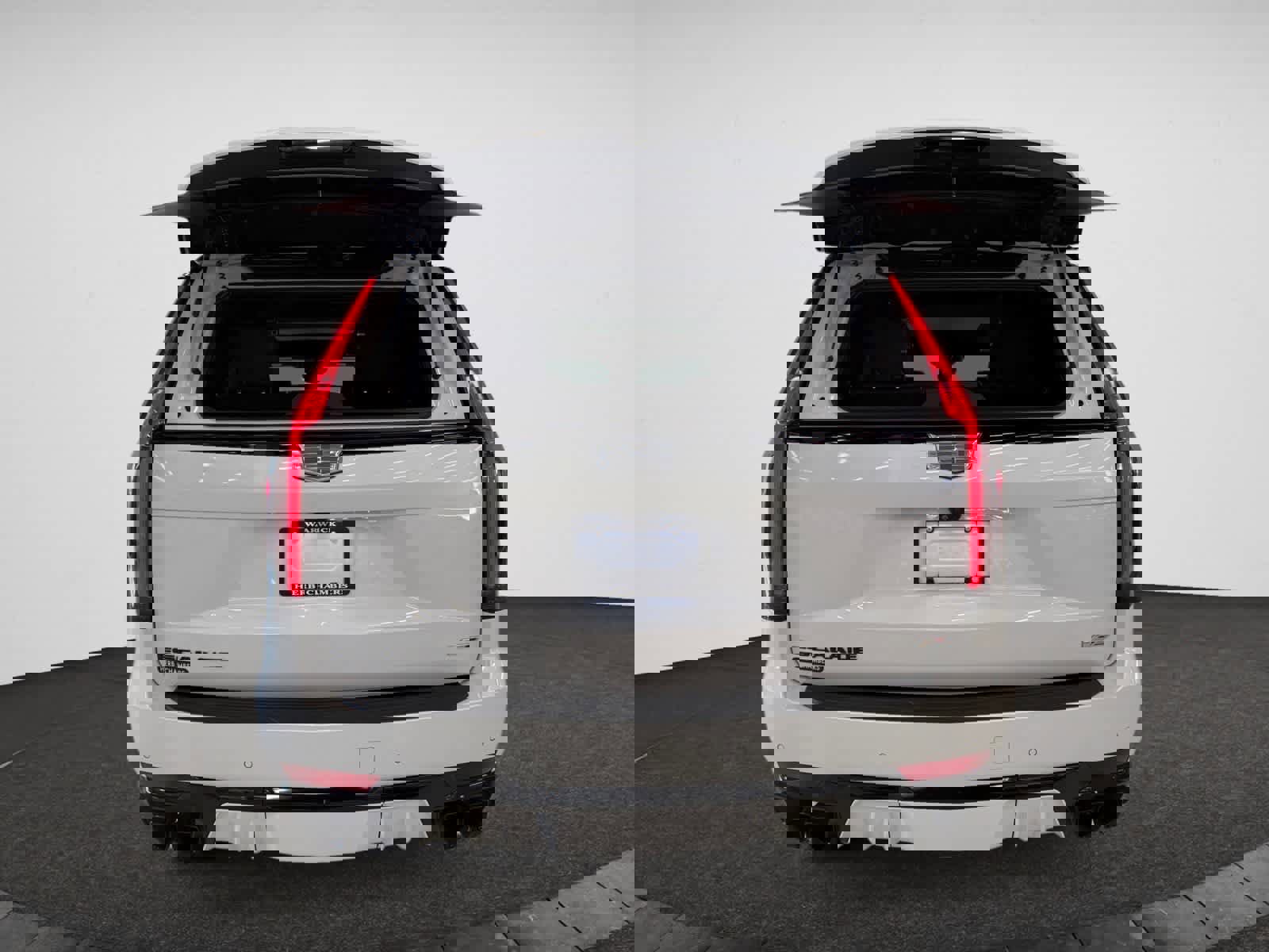 Used 2023 Cadillac Escalade V w/ LPO, ONYX Package image 9