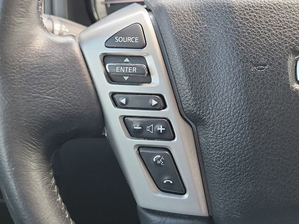 Used 2018 Nissan Titan SV w/ SV Convenience Package AWD/4WD image 26