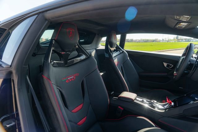 Used 2022 Lamborghini Huracan EVO image 31