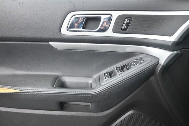 Used 2013 Ford Explorer XLT AWD/4WD image 24