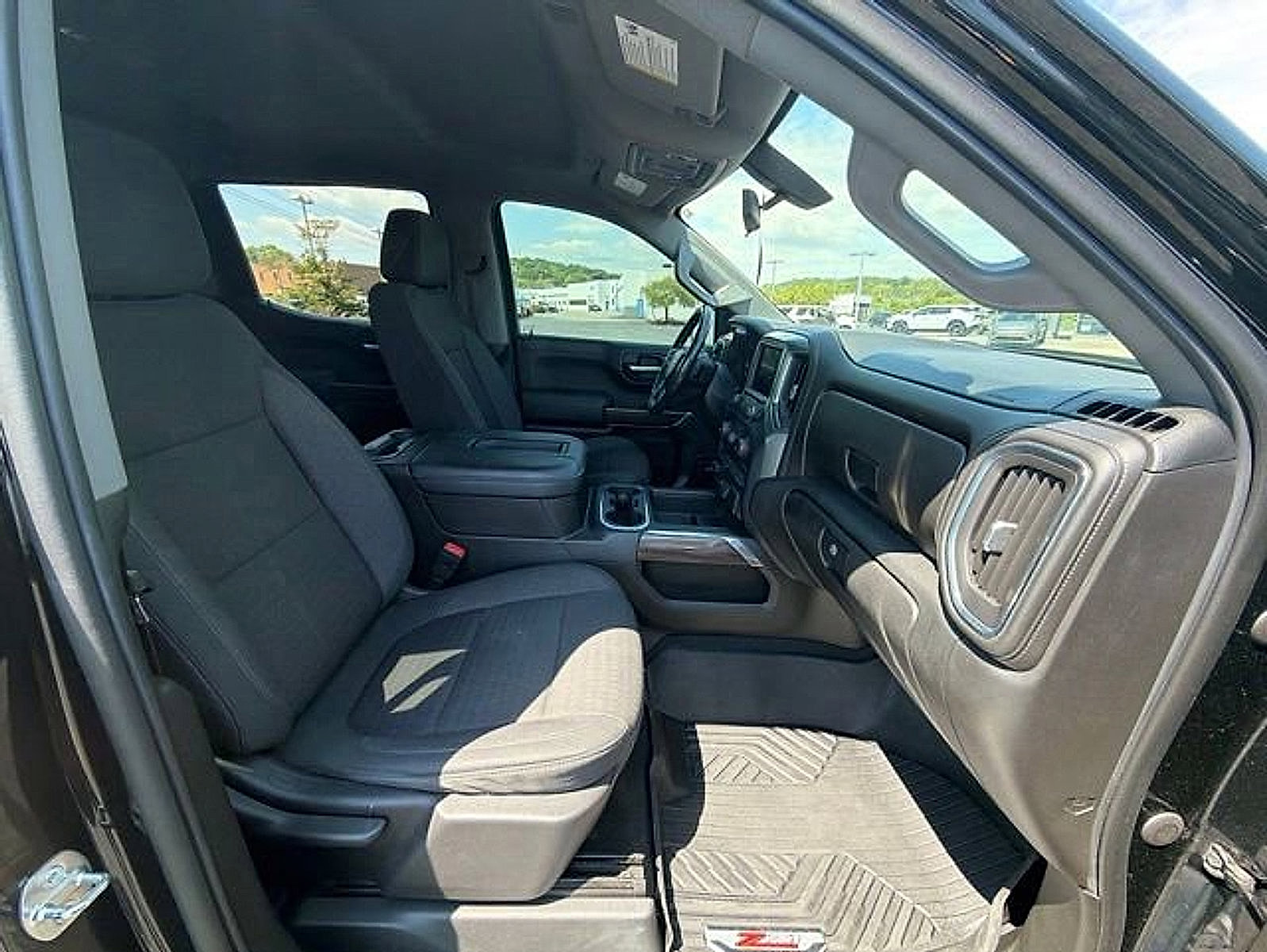 Certified 2020 Chevrolet Silverado 1500 LT Trail Boss AWD/4WD image 18