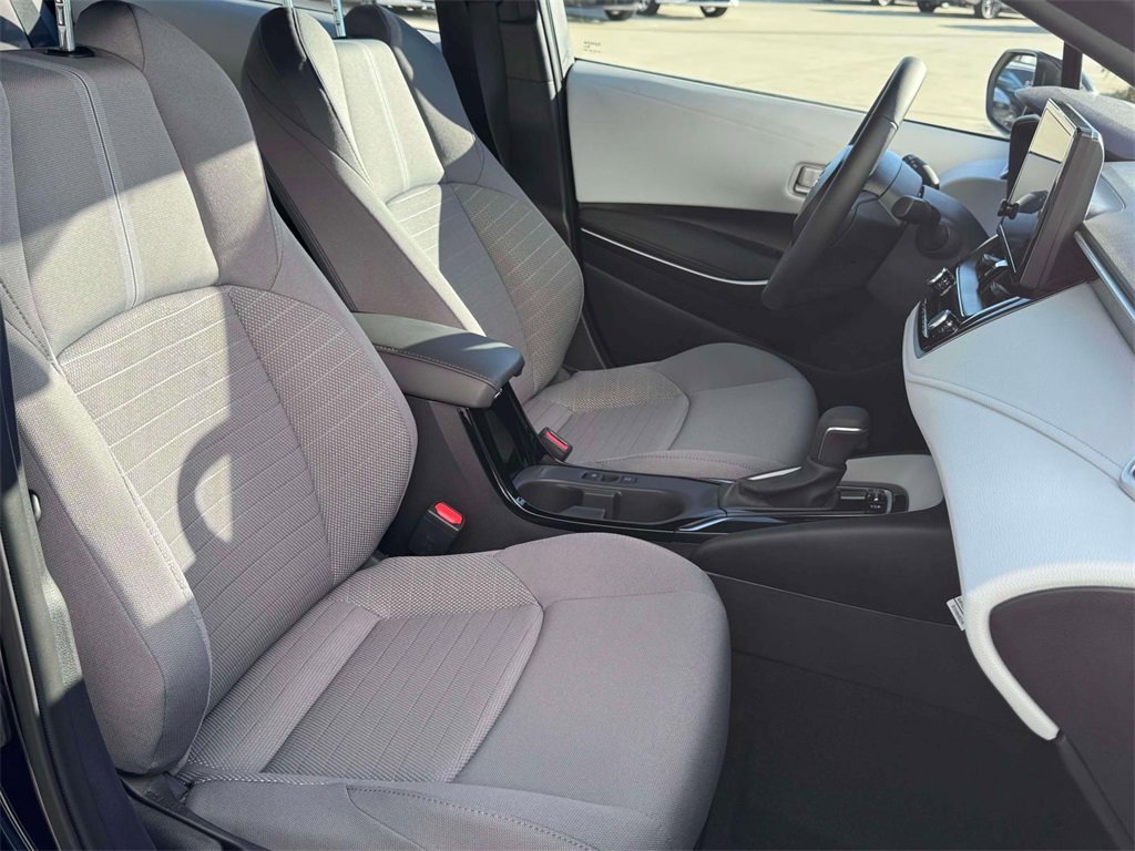 Used 2025 Toyota Corolla SE image 10