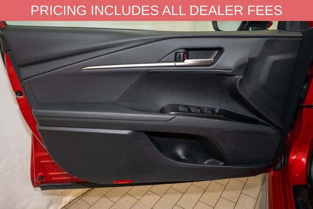 Used 2025 Toyota Camry SE FWD image 11