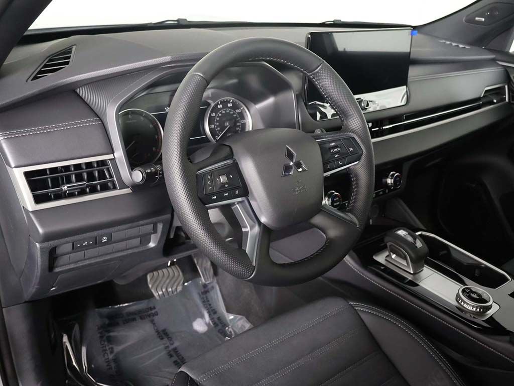 New 2026 Mitsubishi Outlander LE FWD image 26