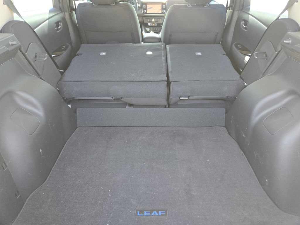 Used 2022 Nissan Leaf SV w/ SV Technology Package FWD image 27