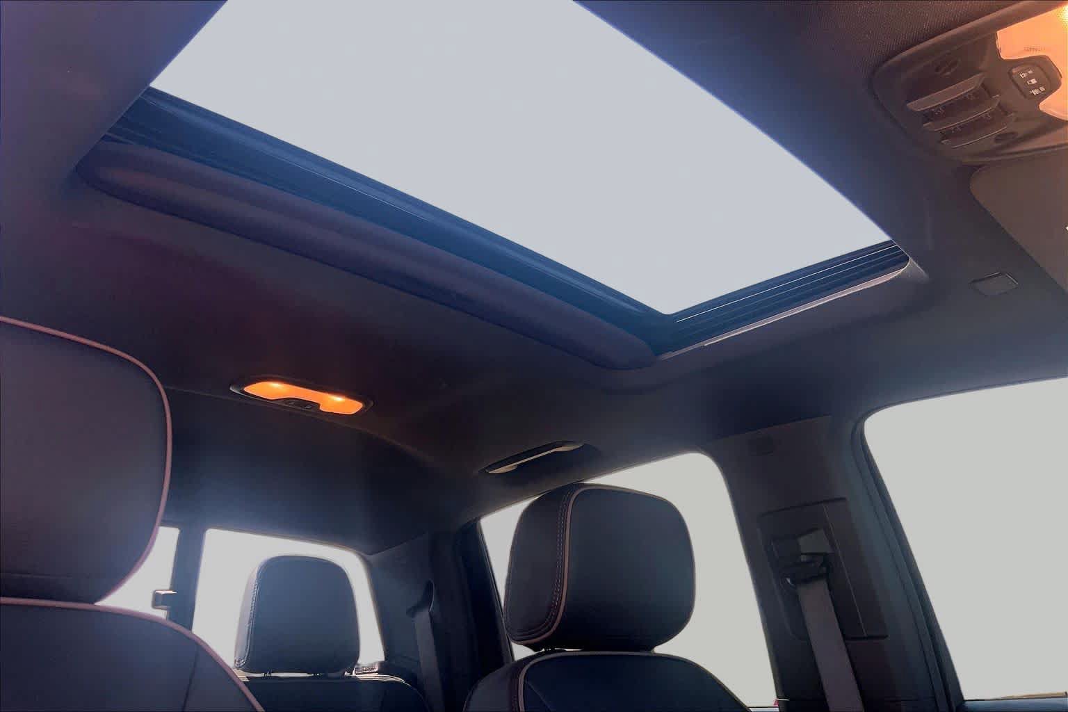 Certified 2025 GMC Canyon Denali AWD/4WD image 14