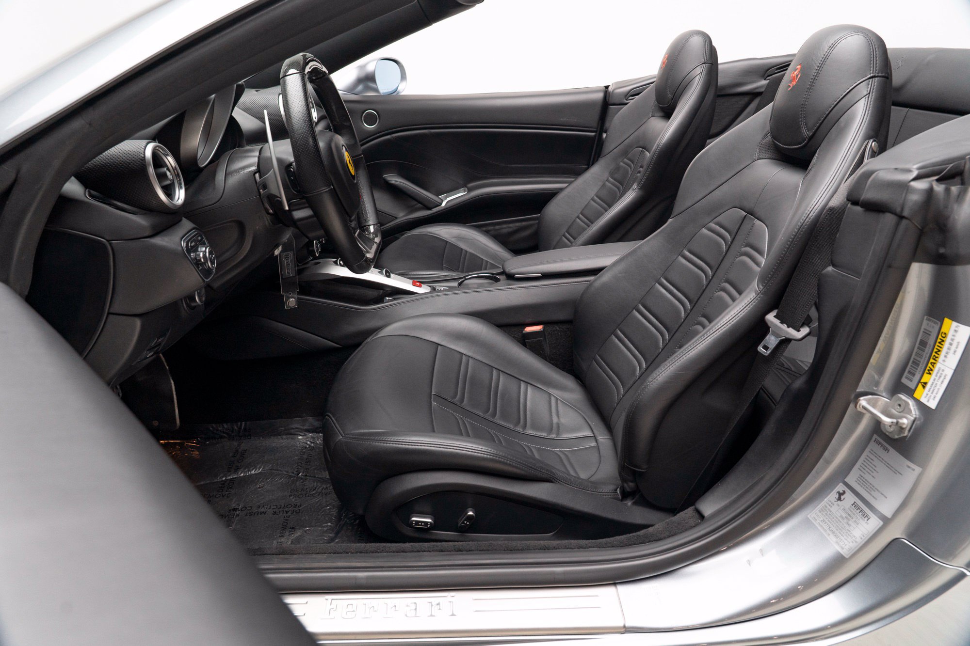 Used 2016 Ferrari California T RWD image 20