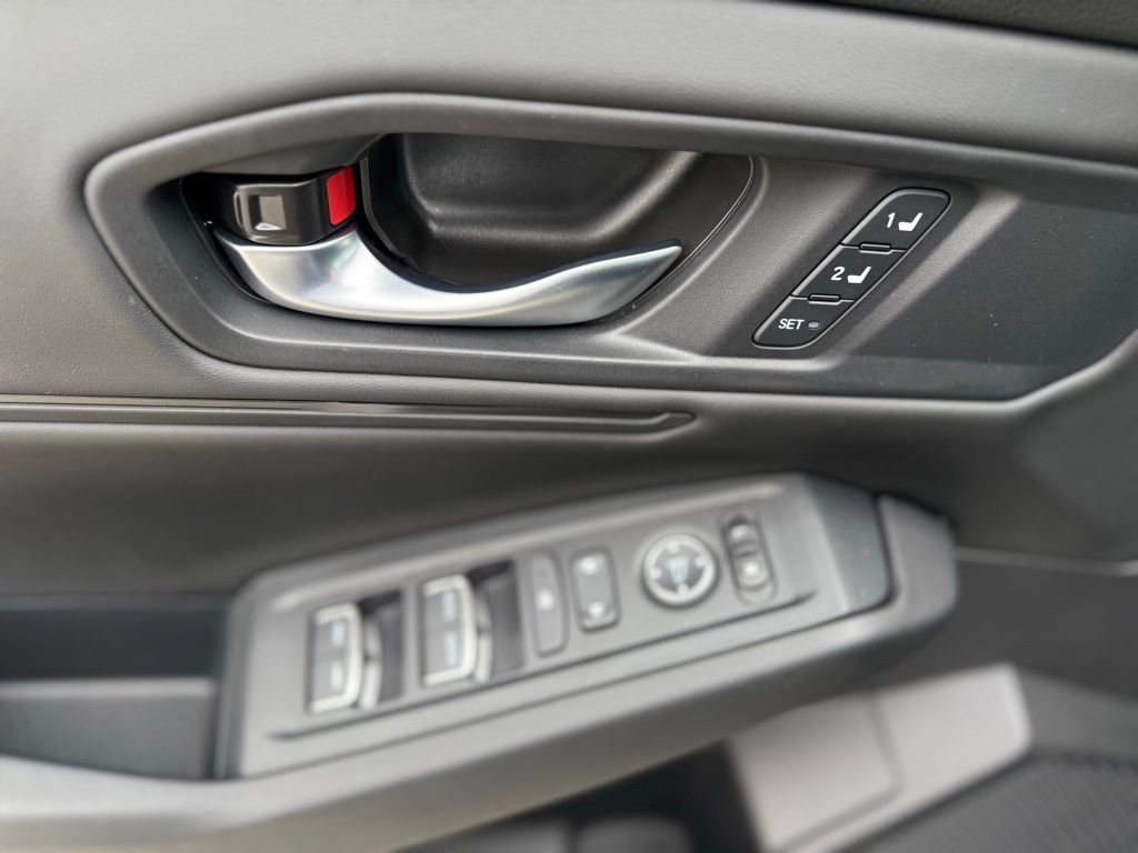 Used 2025 Honda Accord EX-L image 15