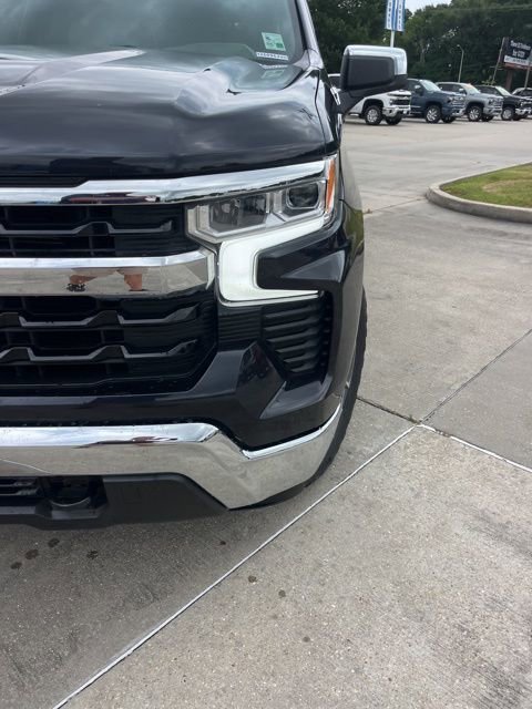 Used 2022 Chevrolet Silverado 1500 LT AWD/4WD image 14