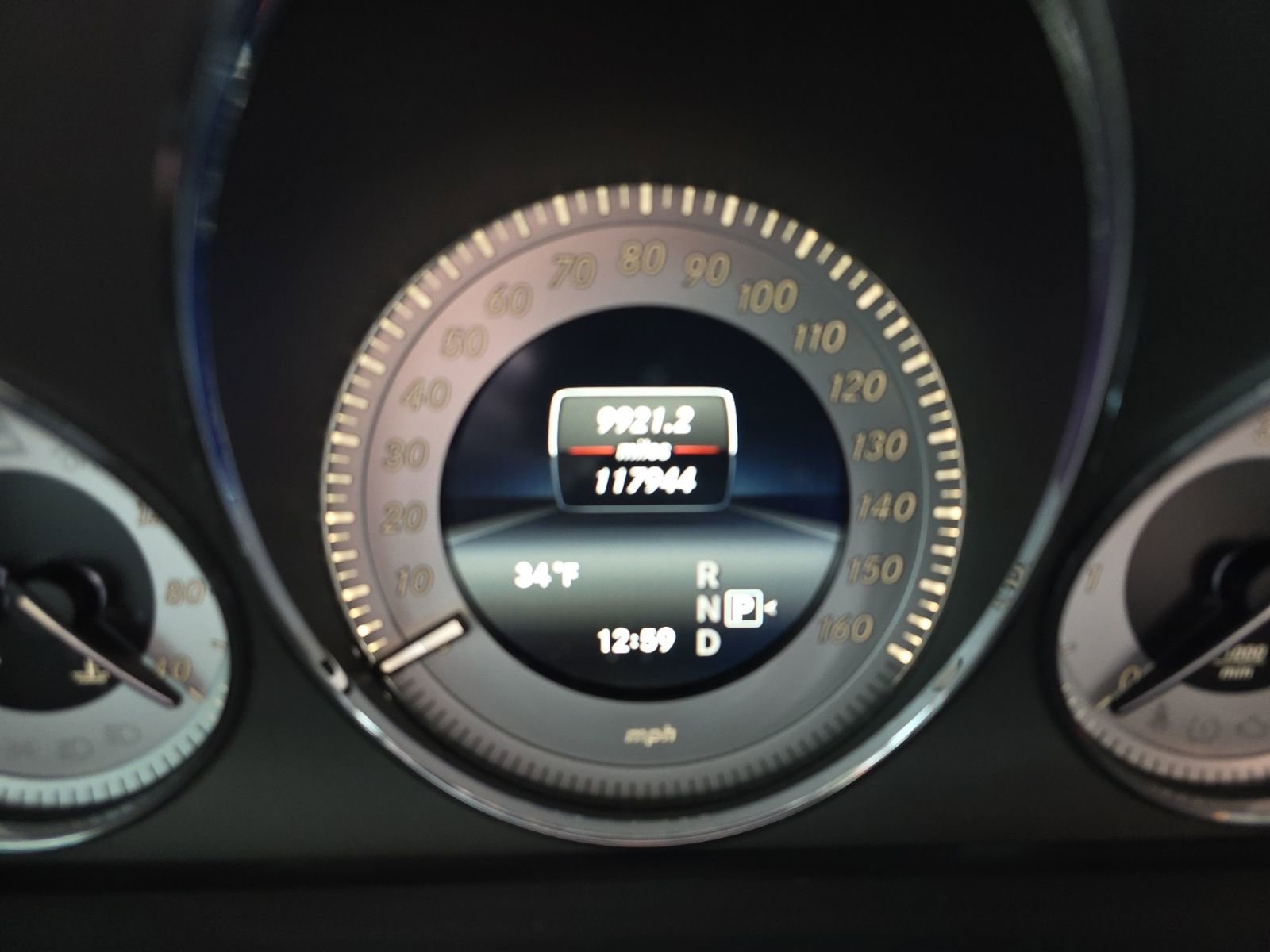 Used 2014 Mercedes-Benz GLK 250 BlueTEC 4MATIC image 2