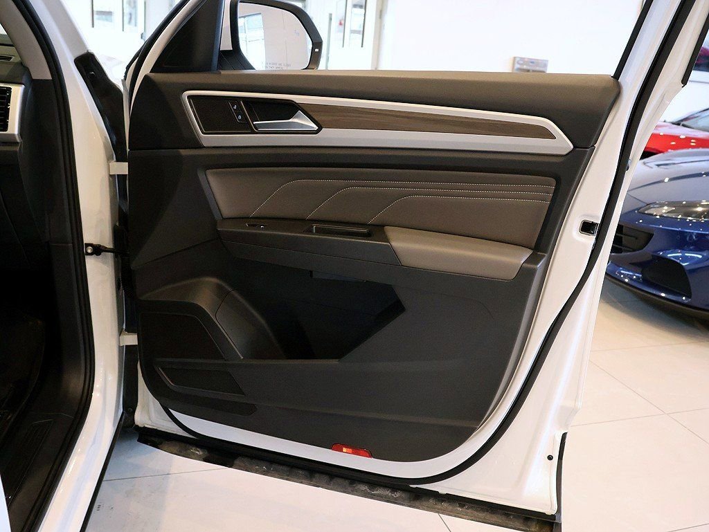 Used 2023 Volkswagen Atlas SEL image 59