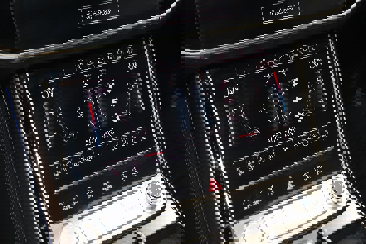 Used 2020 Audi A8 L 4.0T w/ Sport Plus Package image 33