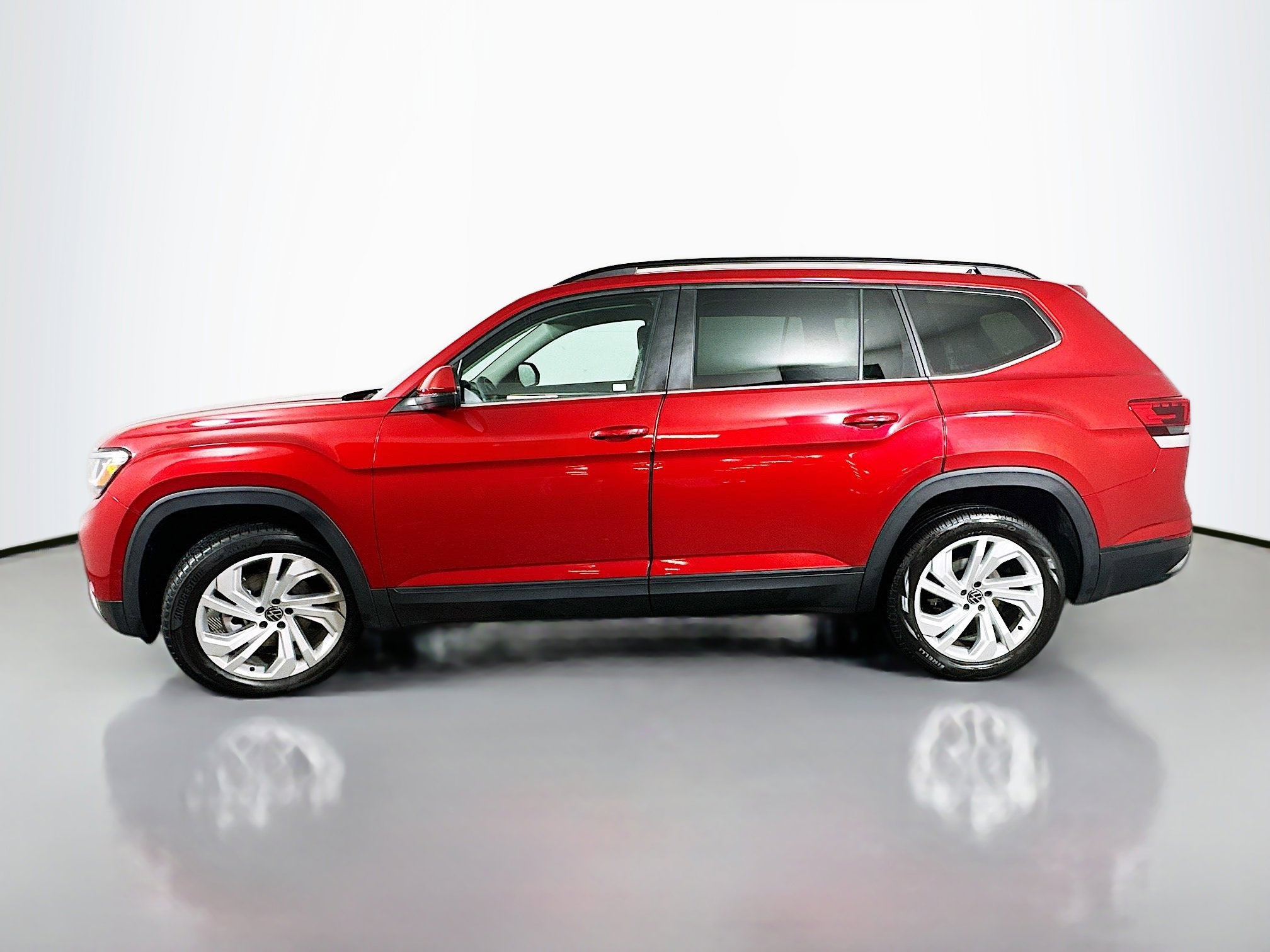 Used 2023 Volkswagen Atlas SE image 4