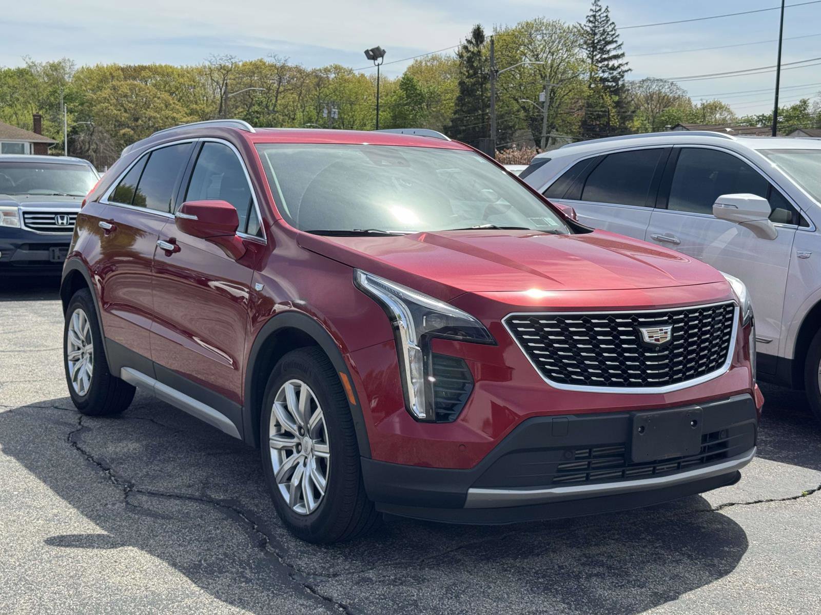 Certified 2022 Cadillac XT4 Premium Luxury w/ Enhanced Visibility Package AWD/4WD image 4