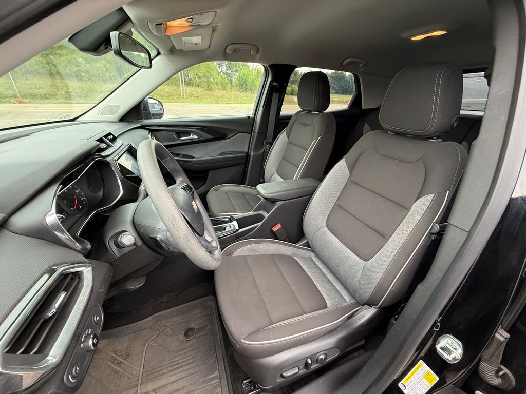 Certified 2023 Chevrolet TrailBlazer LT w/ Convenience Package AWD/4WD image 17