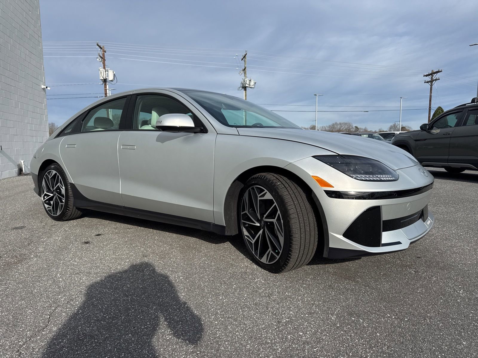 Used 2025 Hyundai Ioniq 6 Limited image 3