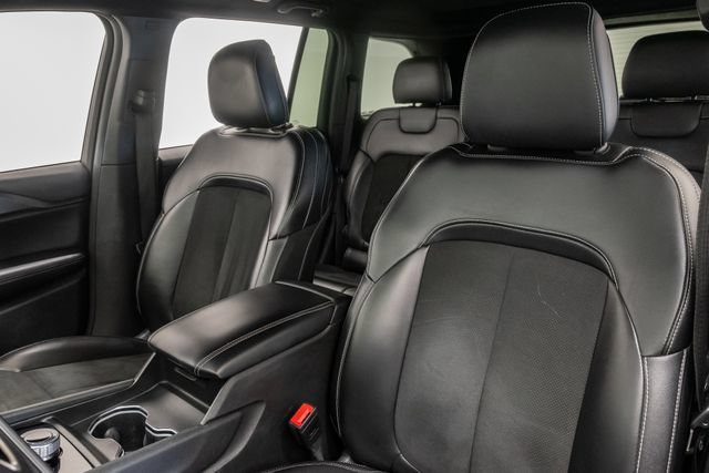Used 2024 Jeep Grand Cherokee Altitude AWD/4WD image 9