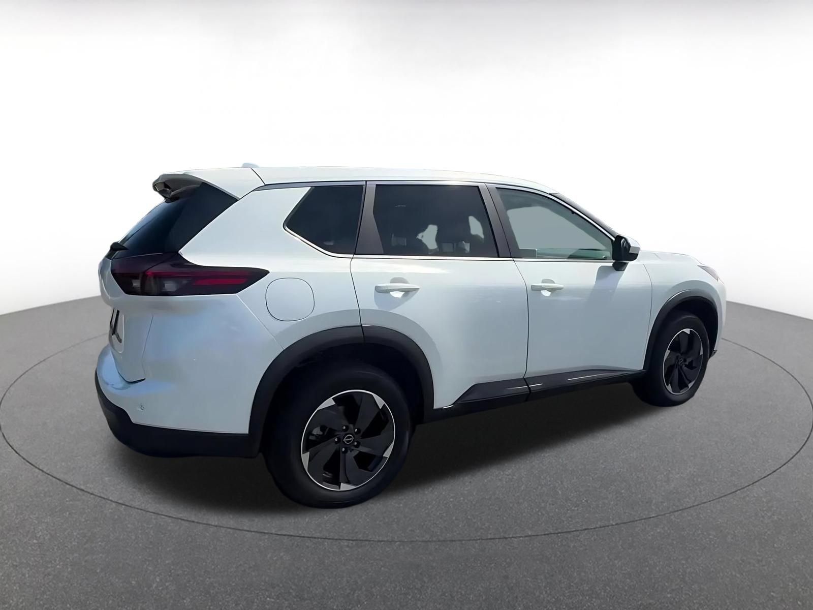 Used 2024 Nissan Rogue SV AWD/4WD image 14