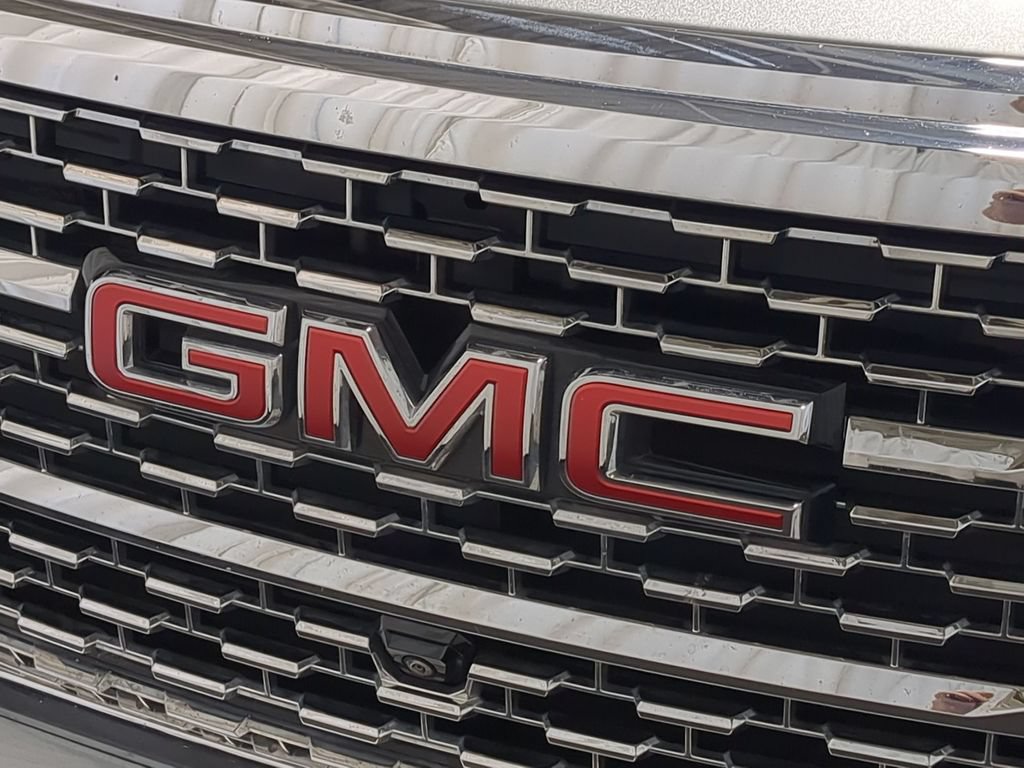 Used 2023 GMC Acadia Denali w/ Denali Technology Package AWD/4WD image 15