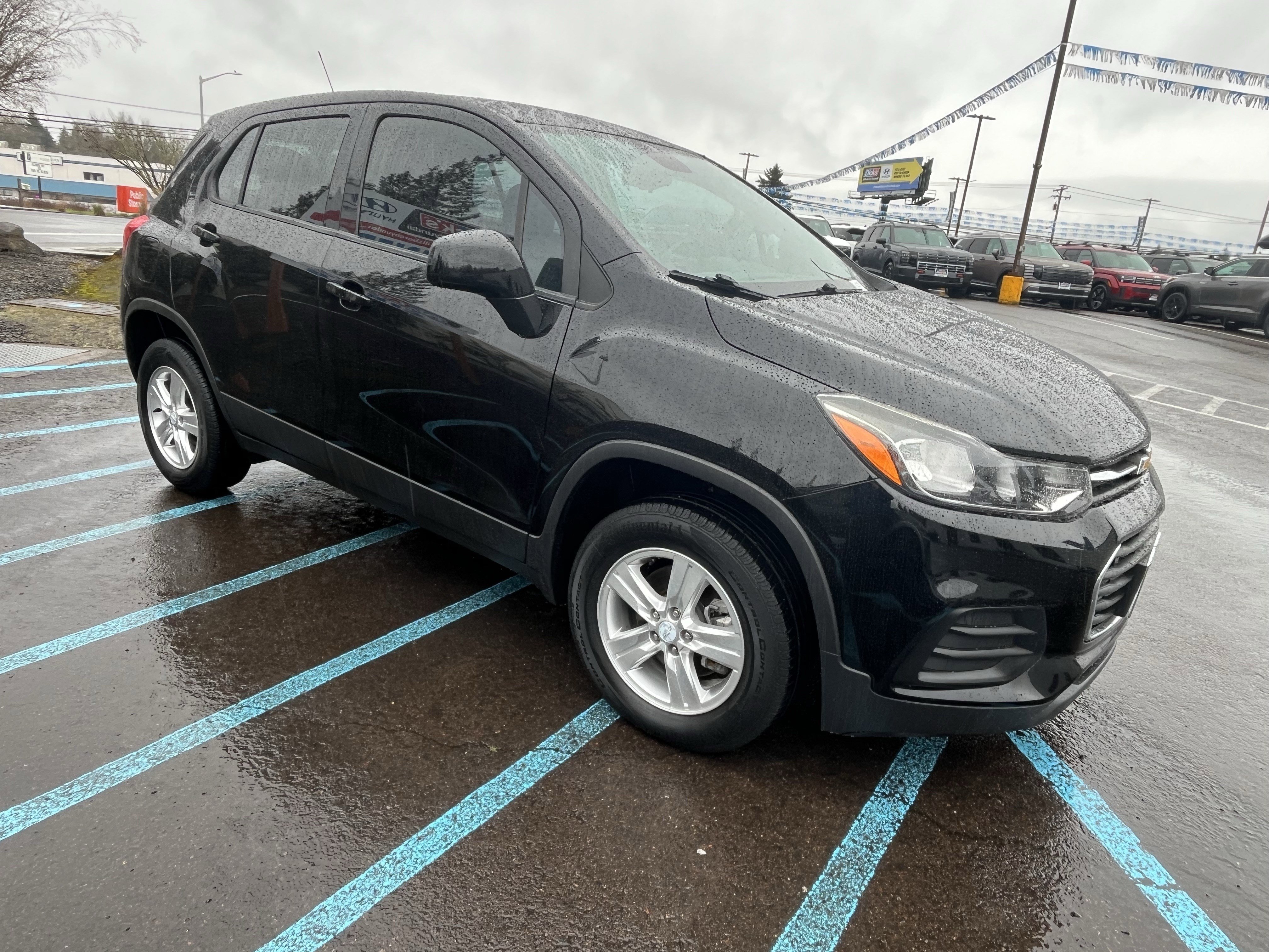 Used 2019 Chevrolet Trax LS w/ LPO, Cargo Package image 7