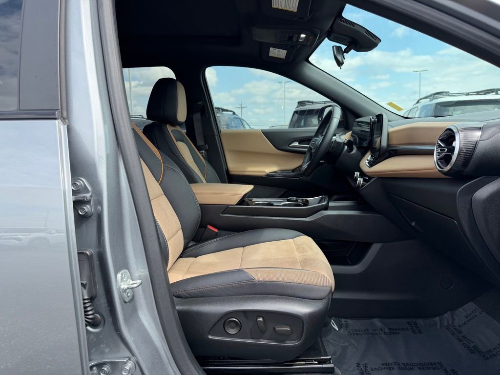 Used 2025 Chevrolet Equinox ACTIV w/ Convenience Package III image 23