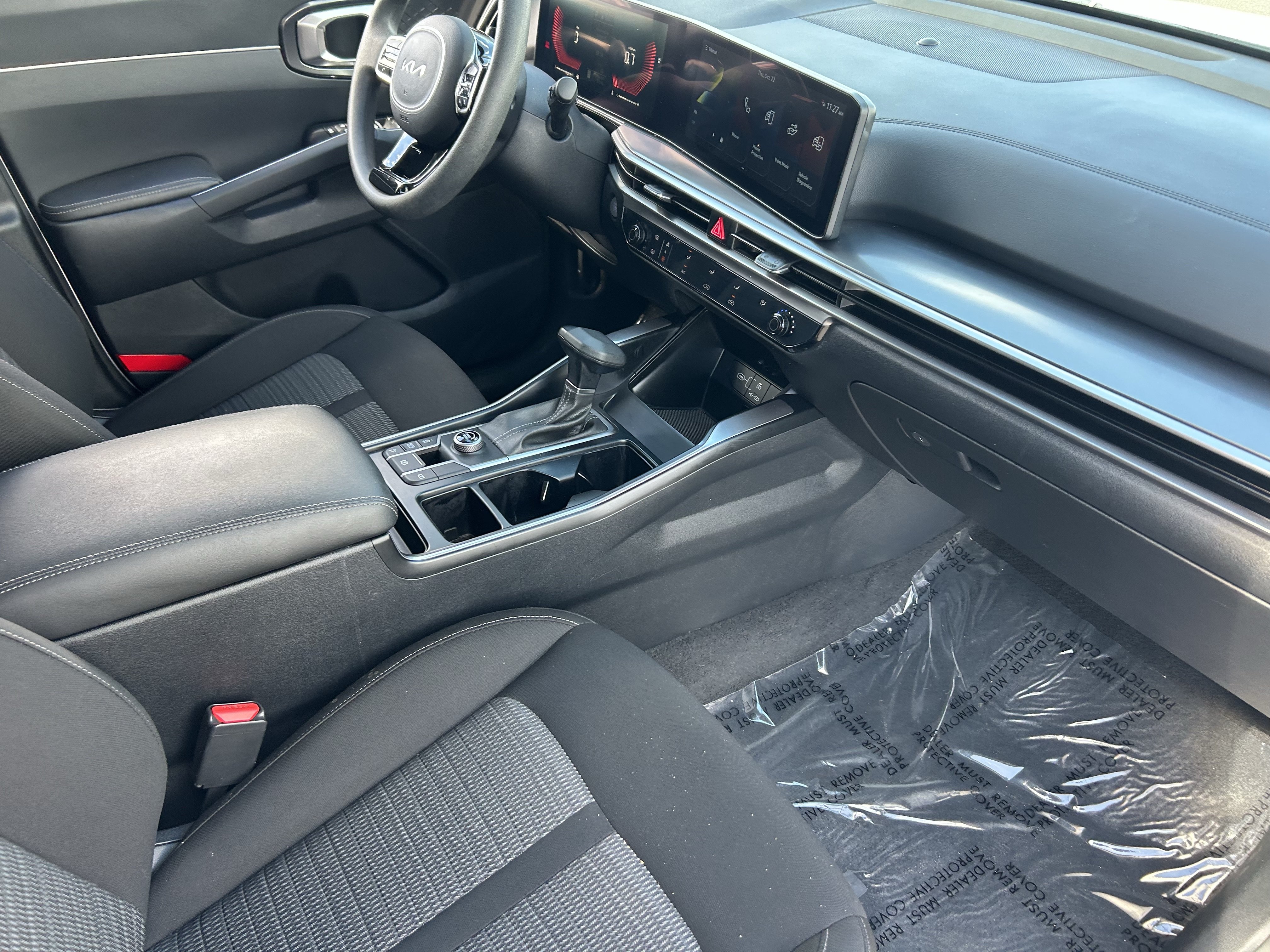 Certified 2025 Kia Sorento LX FWD image 13