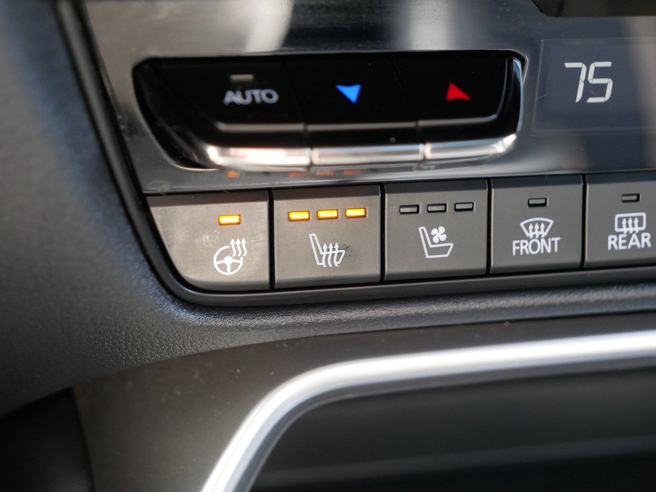 Used 2024 MAZDA CX-90 Plug-In Hybrid w/ Premium Plus AWD/4WD image 28