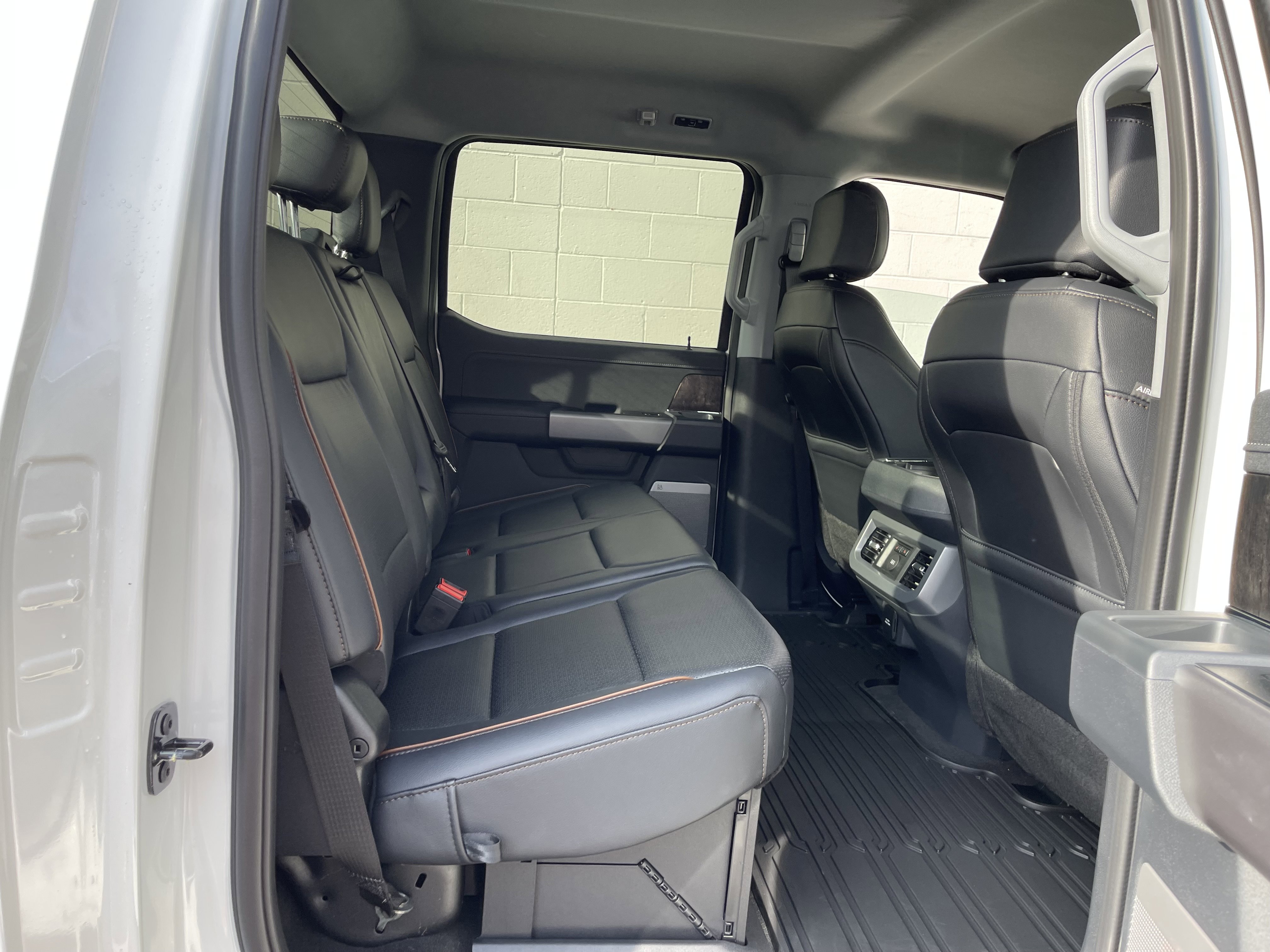 New 2026 Ford F350 Lariat image 25