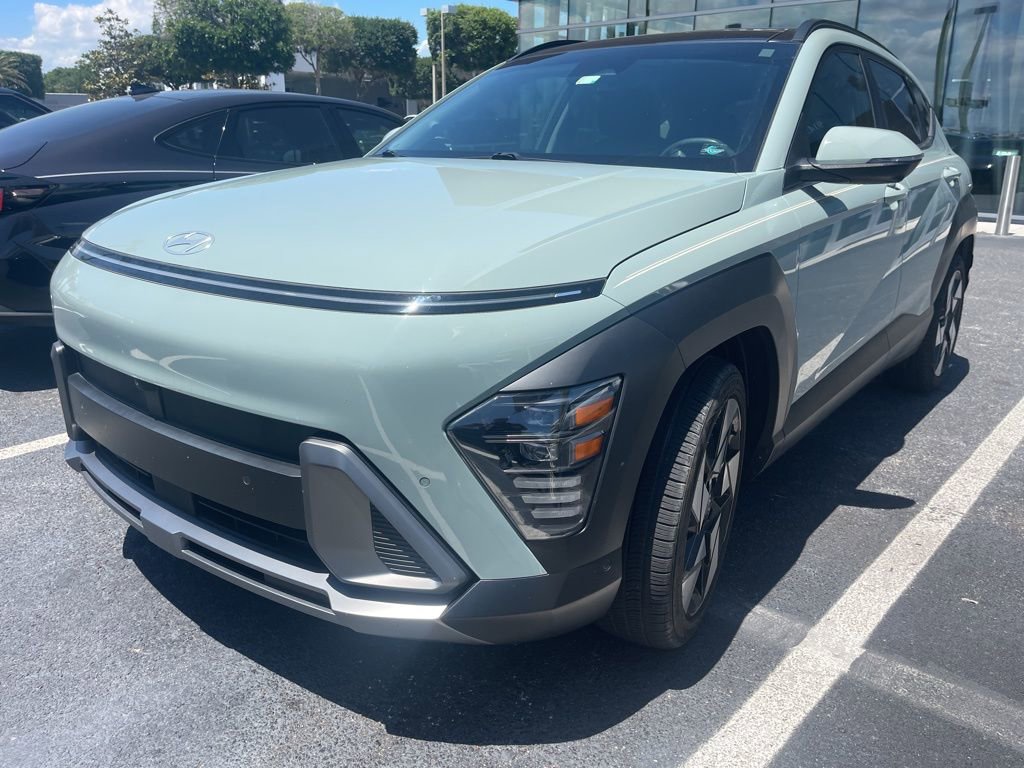 Used 2024 Hyundai Kona Limited FWD image 2