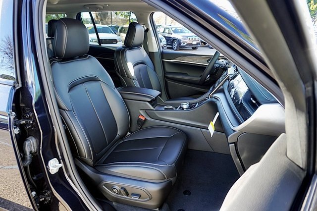 New 2023 Jeep Grand Cherokee Limited 4xe image 15