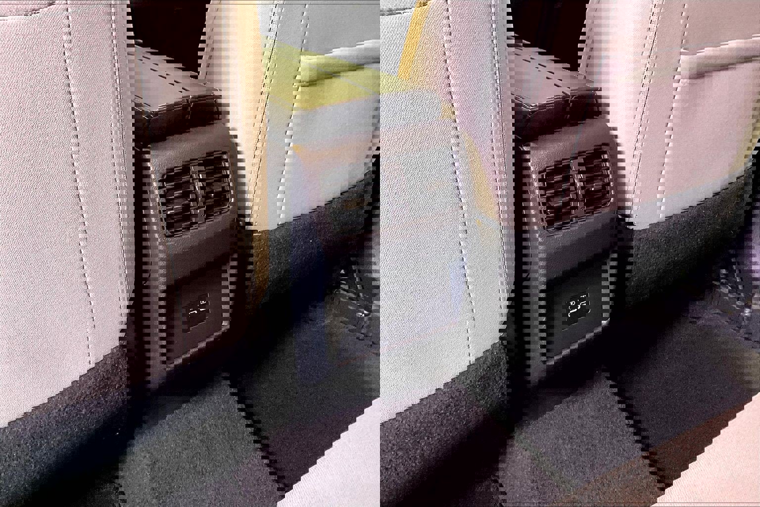 Used 2025 Nissan Rogue SV image 10